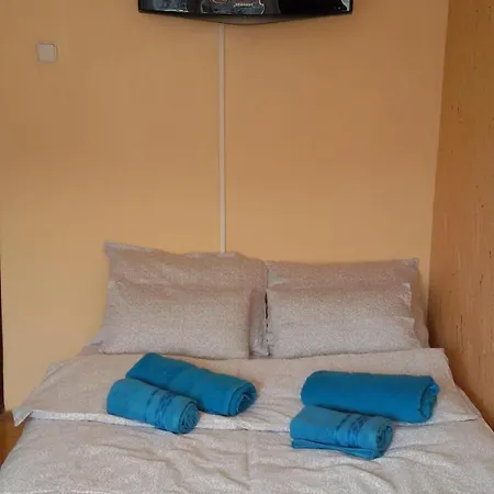Apartman Nadisa شقة