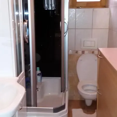 Apartman Nadisa شقة