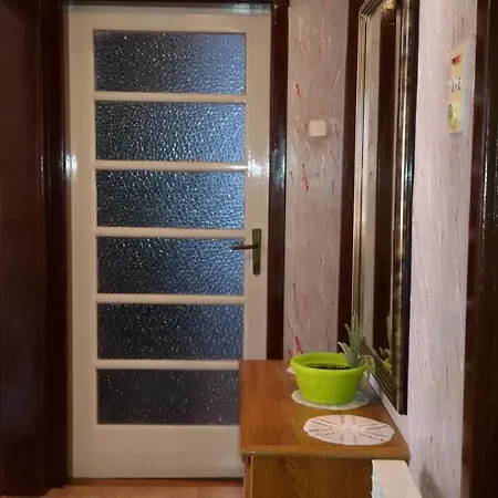 Apartman Nadisa شقة